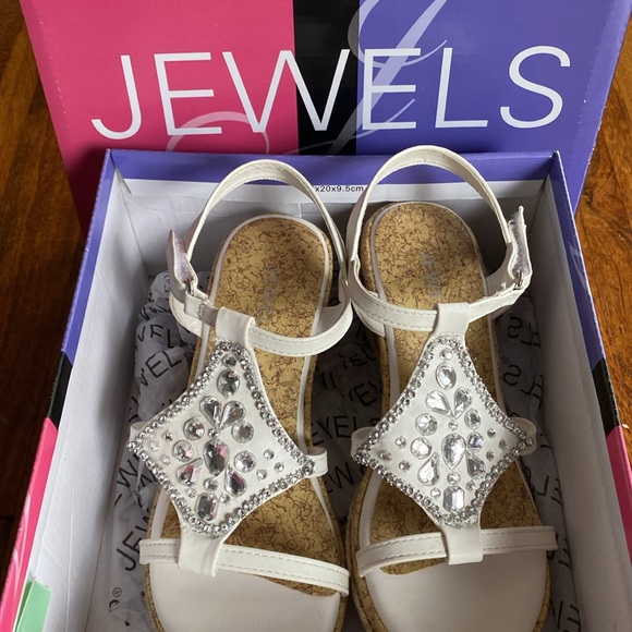 Jewels Princess Dress Shoes for Girls - Picture 15 of 15